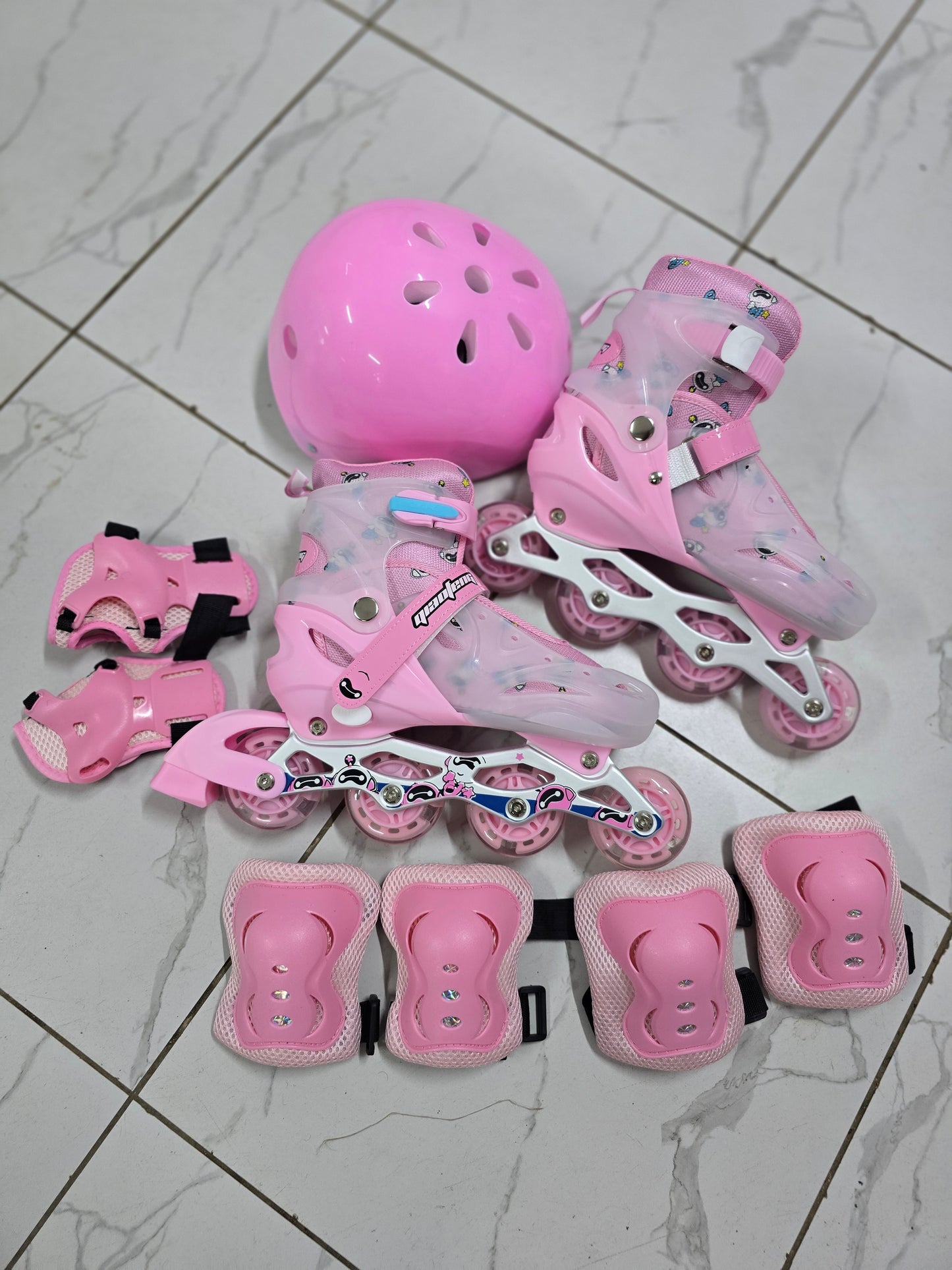Full Kit Skating Shoes – Adjustable Sizes S: 28–32, M: 33–37 & L: 38–42 | Complete Protective Gear for Kids and Teens
