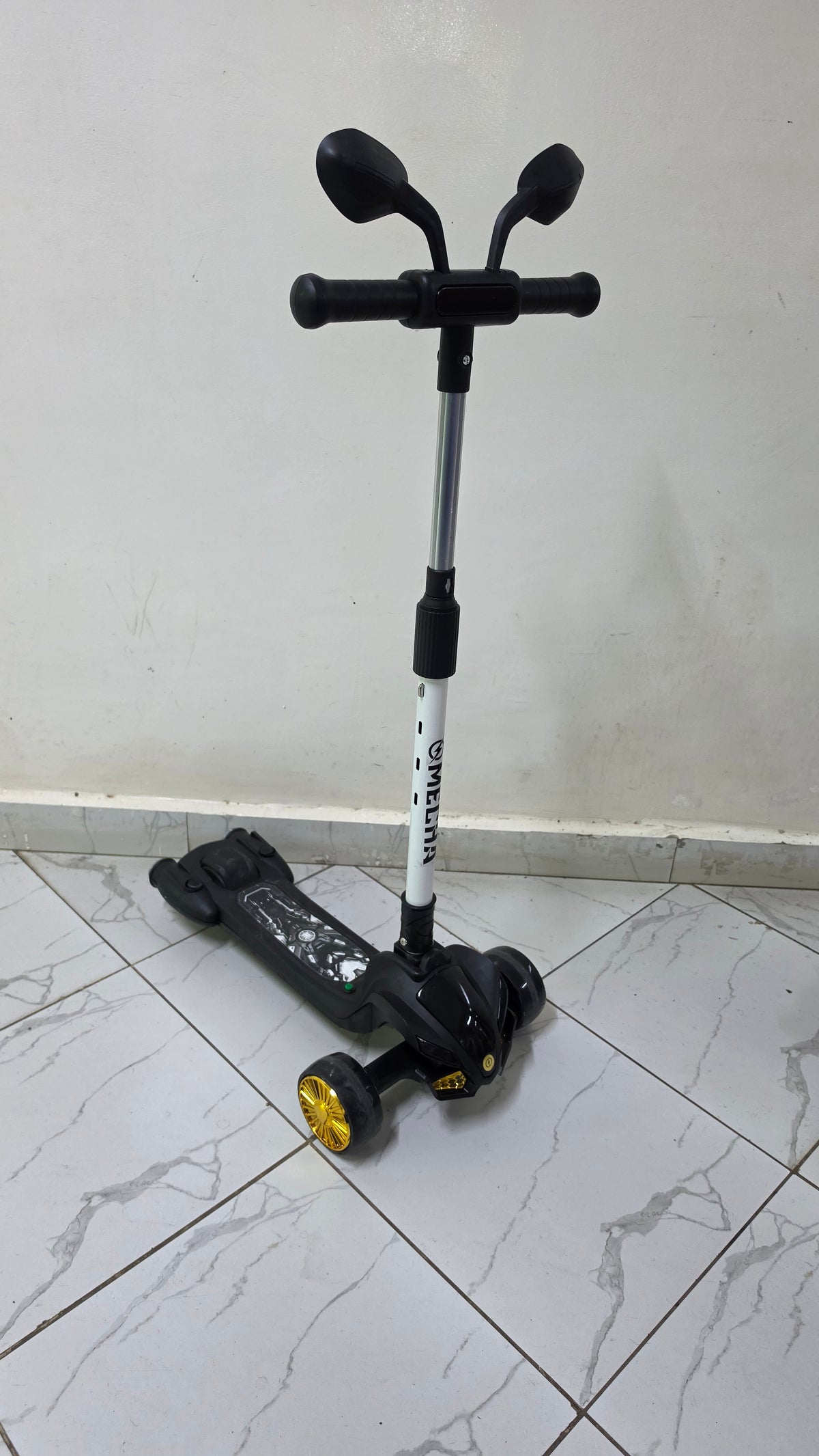 Kids Foldable Scooter with Lights, Melodies and Smoke Effect
