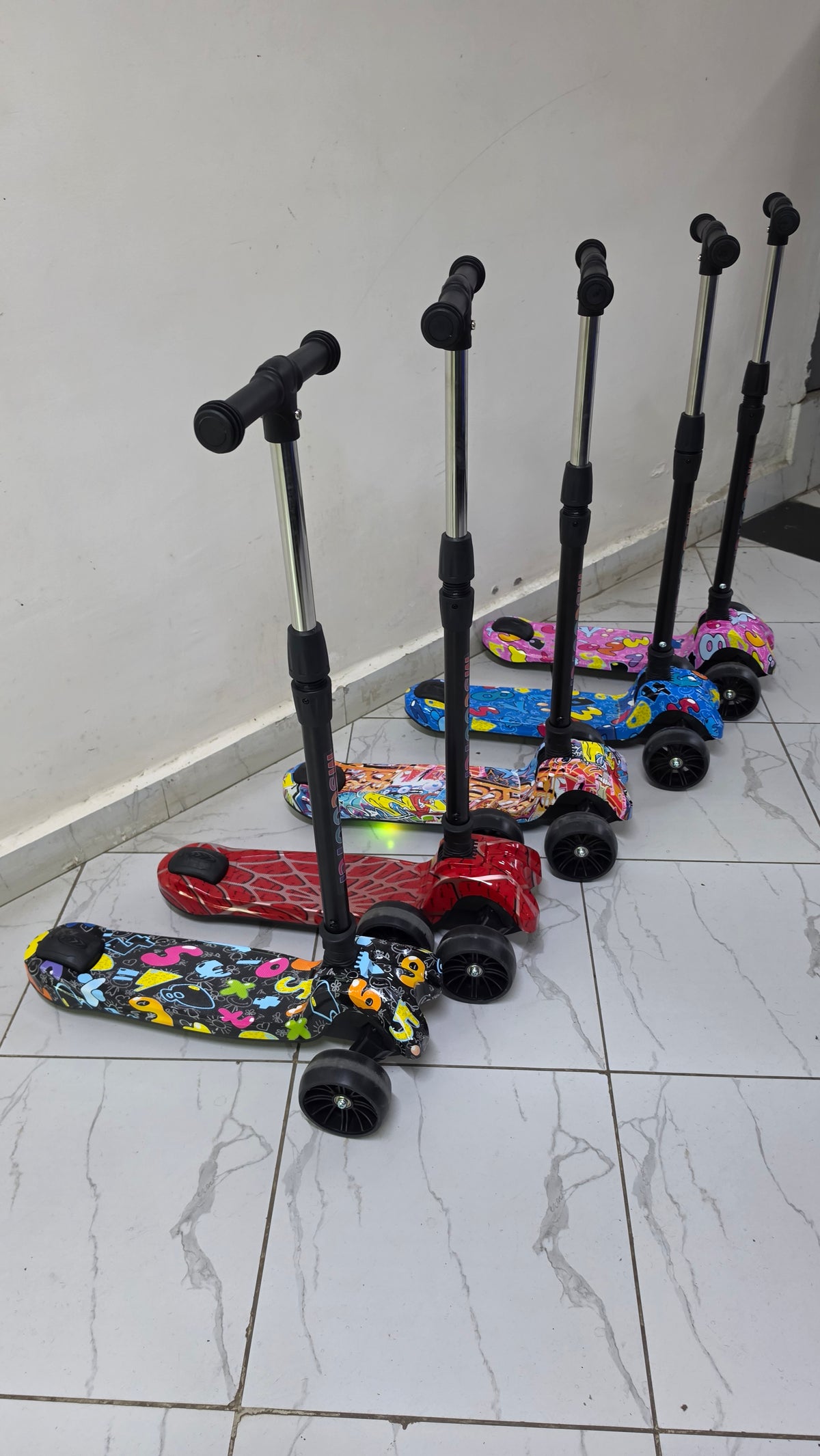 Foldable Graffiti Scooter with Lights & Melodies – Kids Up to 13 Years