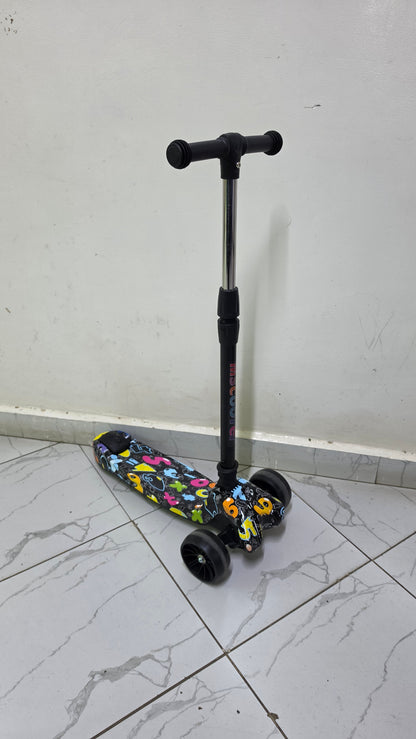 Foldable Graffiti Scooter with Lights & Melodies – Kids Up to 13 Years