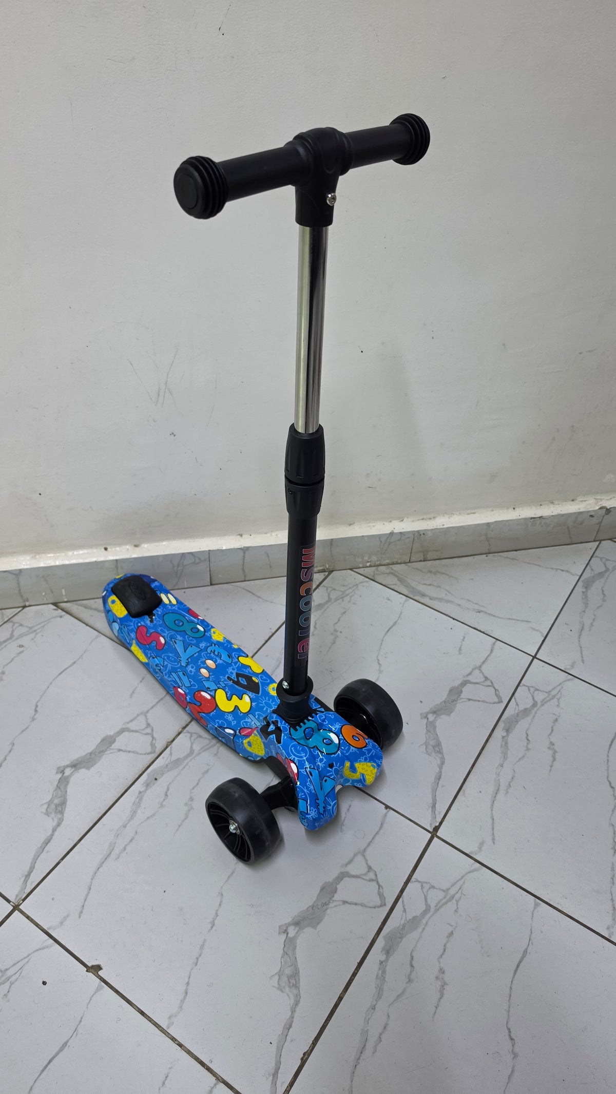 Foldable Graffiti Scooter with Lights & Melodies – Kids Up to 13 Years